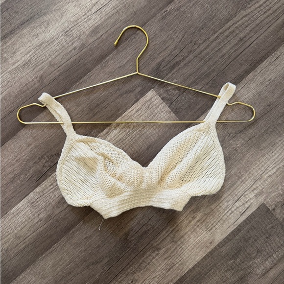 Elegant Cream Knit Maxi Dress - Picture 3 of 3